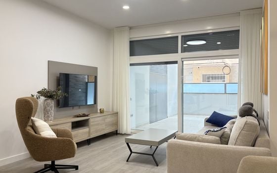 Apartamento de 2 habitaciones en Torrevieja - SN146245 - Foto - 2