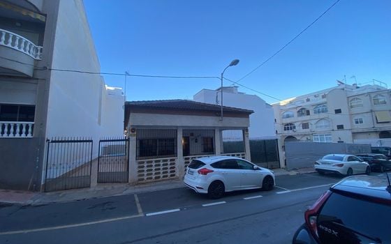 Villa de 2 chambres à Torrevieja - VEC120298 - Photo - 1
