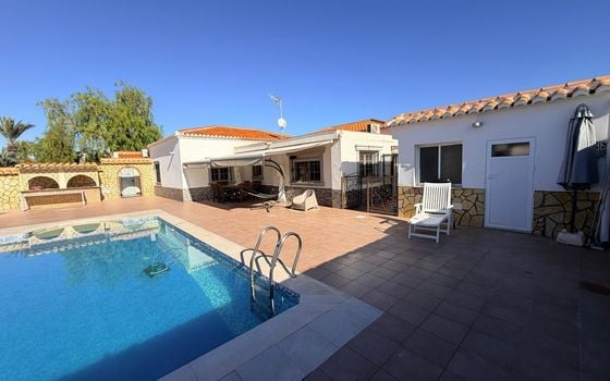 Villa de 4 chambres à Torrevieja - VEC127660 - Photo - 1