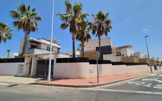 4 bedroom Villa in Torrevieja - RCJ147364 - Photo - Small - 36