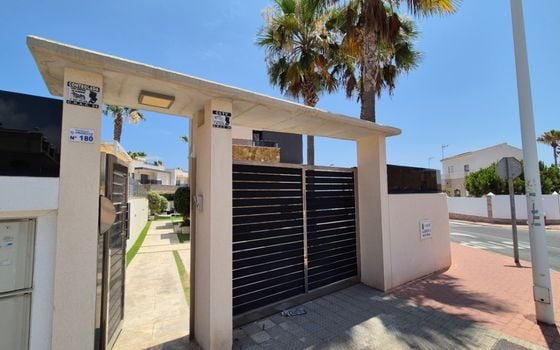 4 bedroom Villa in Torrevieja - RCJ147364 - Photo - Small - 35