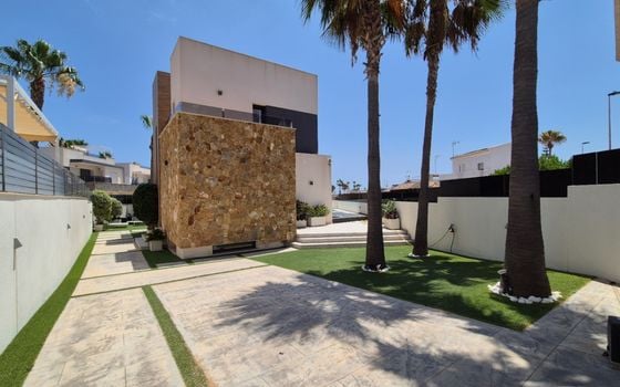 4 bedroom Villa in Torrevieja - RCJ147364 - Photo - Small - 34