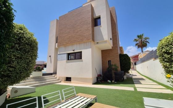 4 bedroom Villa in Torrevieja - RCJ147364 - Photo - Small - 31