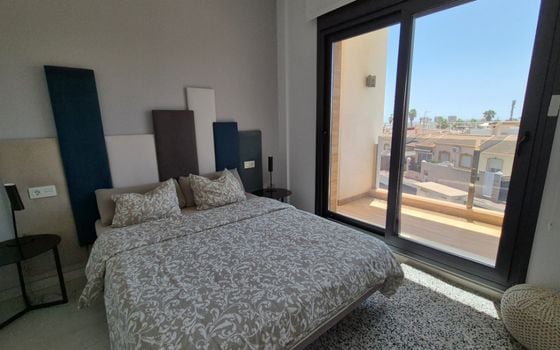 4 bedroom Villa in Torrevieja - RCJ147364 - Photo - Small - 11