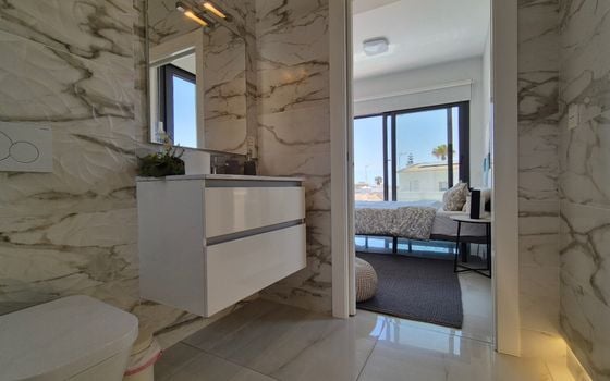 4 bedroom Villa in Torrevieja - RCJ147364 - Photo - Small - 18