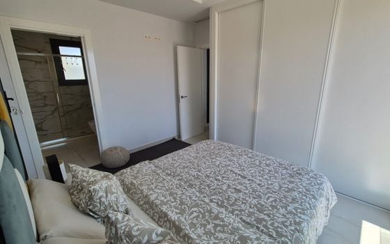 4 bedroom Villa in Torrevieja - RCJ147364 - Photo - Small - 14
