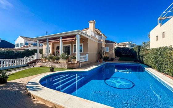 6 bedroom Villa in La Mata - RCJ150201 - Photo - 1