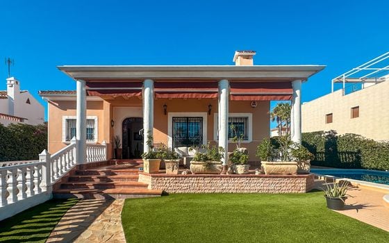 6 bedroom Villa in La Mata - RCJ150201 - Photo - 2