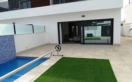 Villa de 3 habitaciones en Pilar de la Horadada - MG33185 - Foto - 1