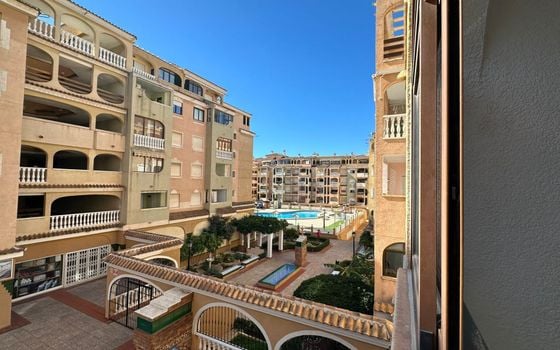 Appartement de 3 chambres à Torrevieja - AG151666 - Photo - 1
