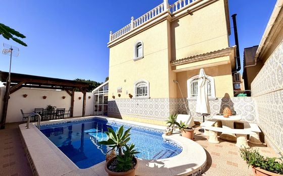 Villa de 5 chambres à Torrevieja - ERV132554 - Photo - 1