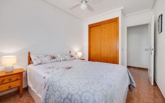 2 bedroom Penthouse in Torrevieja - HRE134637 - Photo - Small - 11