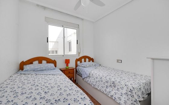 2 bedroom Penthouse in Torrevieja - HRE134637 - Photo - Small - 12
