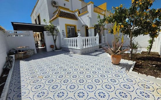 3 bedroom Townhouse in Torrevieja - VEC135183 - Photo - 1