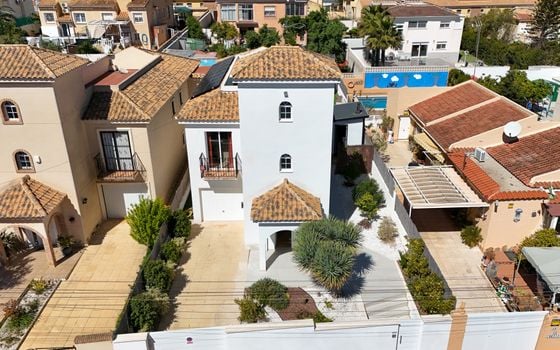 Villa de 4 chambres à Los Balcones - LEA135958 - Photo - 1