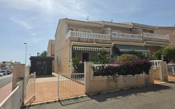 3 bedroom Townhouse in Torrevieja - VEC136211 - Photo - 2