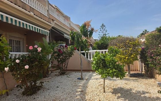 3 bedroom Townhouse in Torrevieja - VEC136211 - Photo - 4