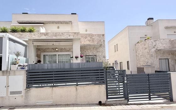 Villa de 3 chambres à Torrevieja - ERV136538 - Photo - 1