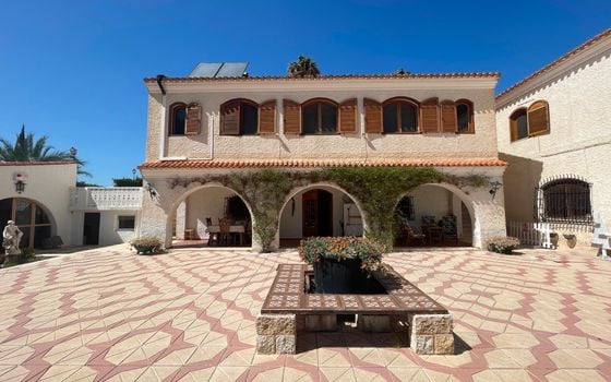 13 bedroom Villa in Elda - SLN136608 - Photo - 1