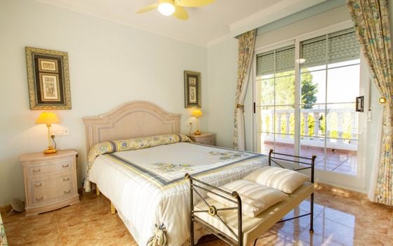5 bedroom Villa in Orba - OH137664 - Photo - Small - 6