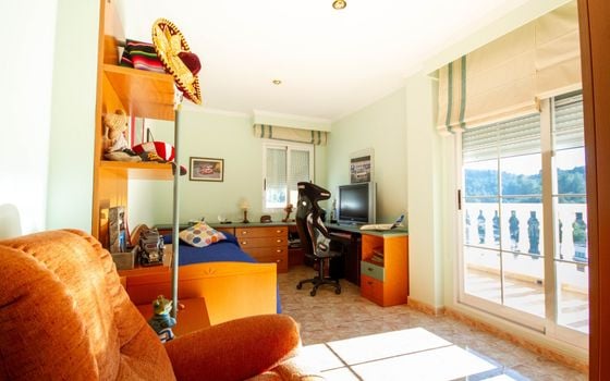 5 bedroom Villa in Orba - OH137664 - Photo - Small - 9