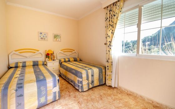 5 bedroom Villa in Orba - OH137664 - Photo - Small - 8