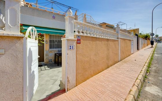2 bedroom Townhouse in Torrevieja - CYM146980 - Photo - Small - 24
