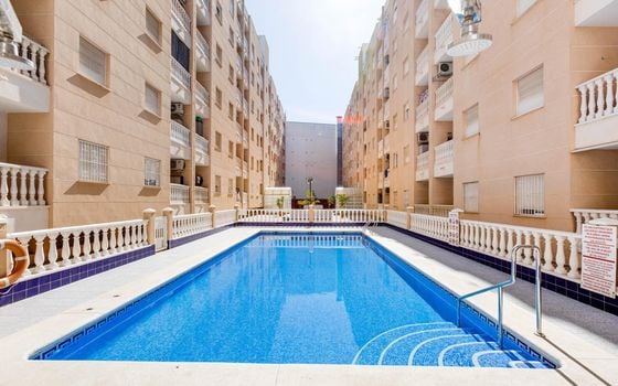 Apartament w Torrevieja, 2 sypialnie - CYM146979 - Zdjęcie - 1