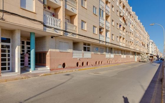 2 bedroom Apartment in Torrevieja - CYM146979 - Photo - Small - 29