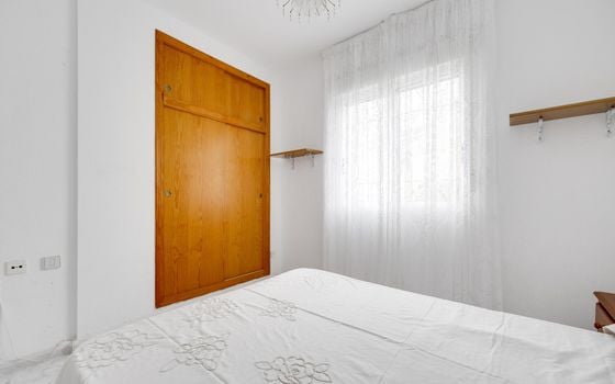 2 bedroom Apartment in Torrevieja - HRE140916 - Photo - Small - 17