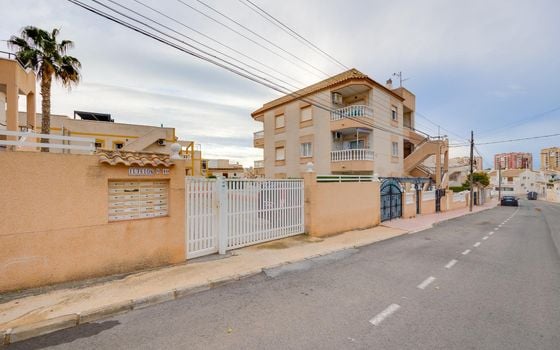 2 bedroom Apartment in Torrevieja - HRE140916 - Photo - Small - 30