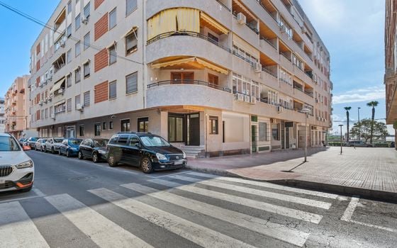 Appartement de 3 chambres à Torrevieja - CBB141169 - Photo - 1