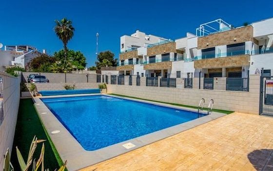 Townhouse de 3 chambres à Las Filipinas - URE141577 - Photo - Small - 1