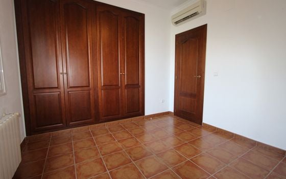 Villa de 5 habitaciones en Orba - PGP145773 - Foto - Small - 12