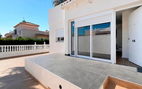 3 bedroom Townhouse in Los Altos - CBB146033 - Photo - 2