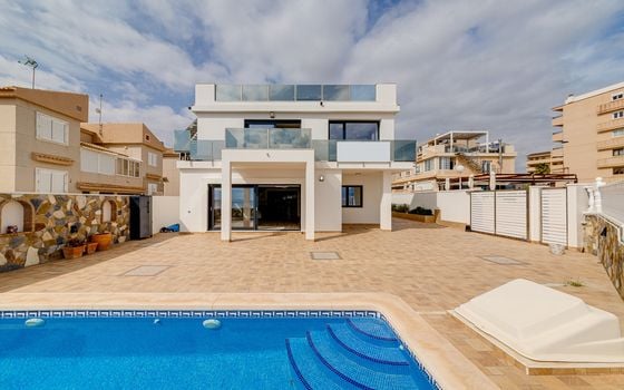 Villa de 4 chambres à Torrevieja - CBC37369 - Photo - 2