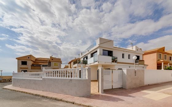 4 bedroom Villa in Torrevieja - CBC37369 - Photo - Small - 48