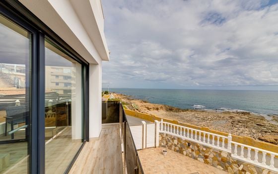 4 bedroom Villa in Torrevieja - CBC37369 - Photo - Small - 41