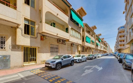 Apartament w Torrevieja, 2 sypialnie - CYM146969 - Zdjęcie - 2