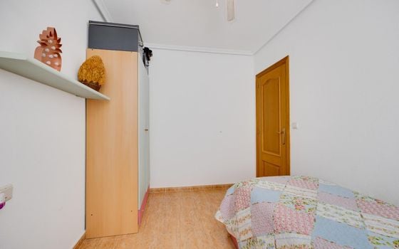 2 bedroom Apartment in Torrevieja - CYM146973 - Photo - Small - 17