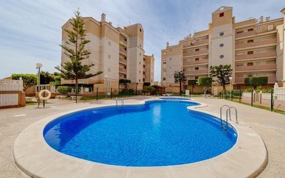 Apartament w Torrevieja, 2 sypialnie - CYM146977 - Zdjęcie - 1