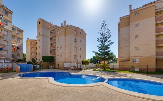 Apartament w Torrevieja, 2 sypialnie - CYM146977 - Zdjęcie - 2