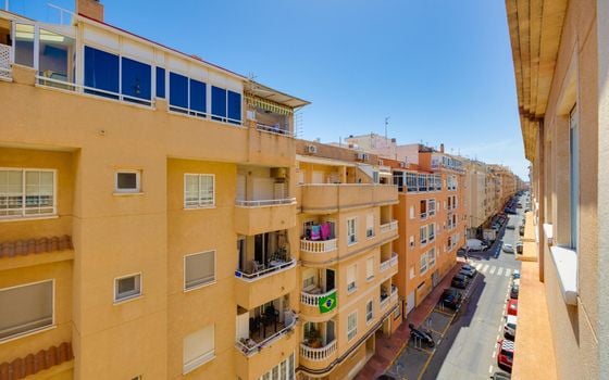 2 bedroom Apartment in Torrevieja - CYM146983 - Photo - Small - 17