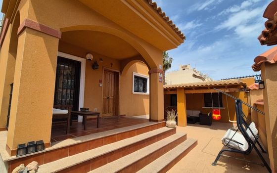 Villa de 2 chambres à Torrevieja - RCJ147358 - Photo - 1