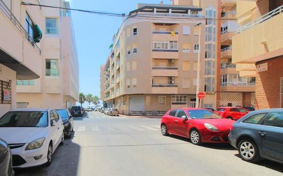 2 bedroom Apartment in Torrevieja - ALM149116 - Photo - 1
