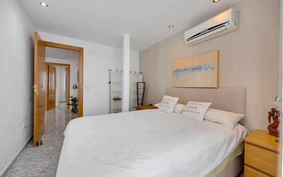 2 bedroom Apartment in Torrevieja - CYM149533 - Photo - Small - 13