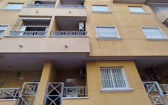 Apartamento de 4 habitaciones en Torrevieja - AG151190 - Foto - 1