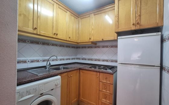 Apartamento de 2 habitaciones en Torrevieja - AG151302 - Foto - 5