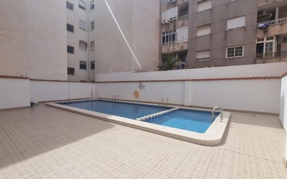 Apartamento de 2 habitaciones en Torrevieja - AG151302 - Foto - 2