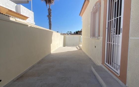 2 bedroom Villa in Torrevieja - AG151359 - Photo - Small - 15